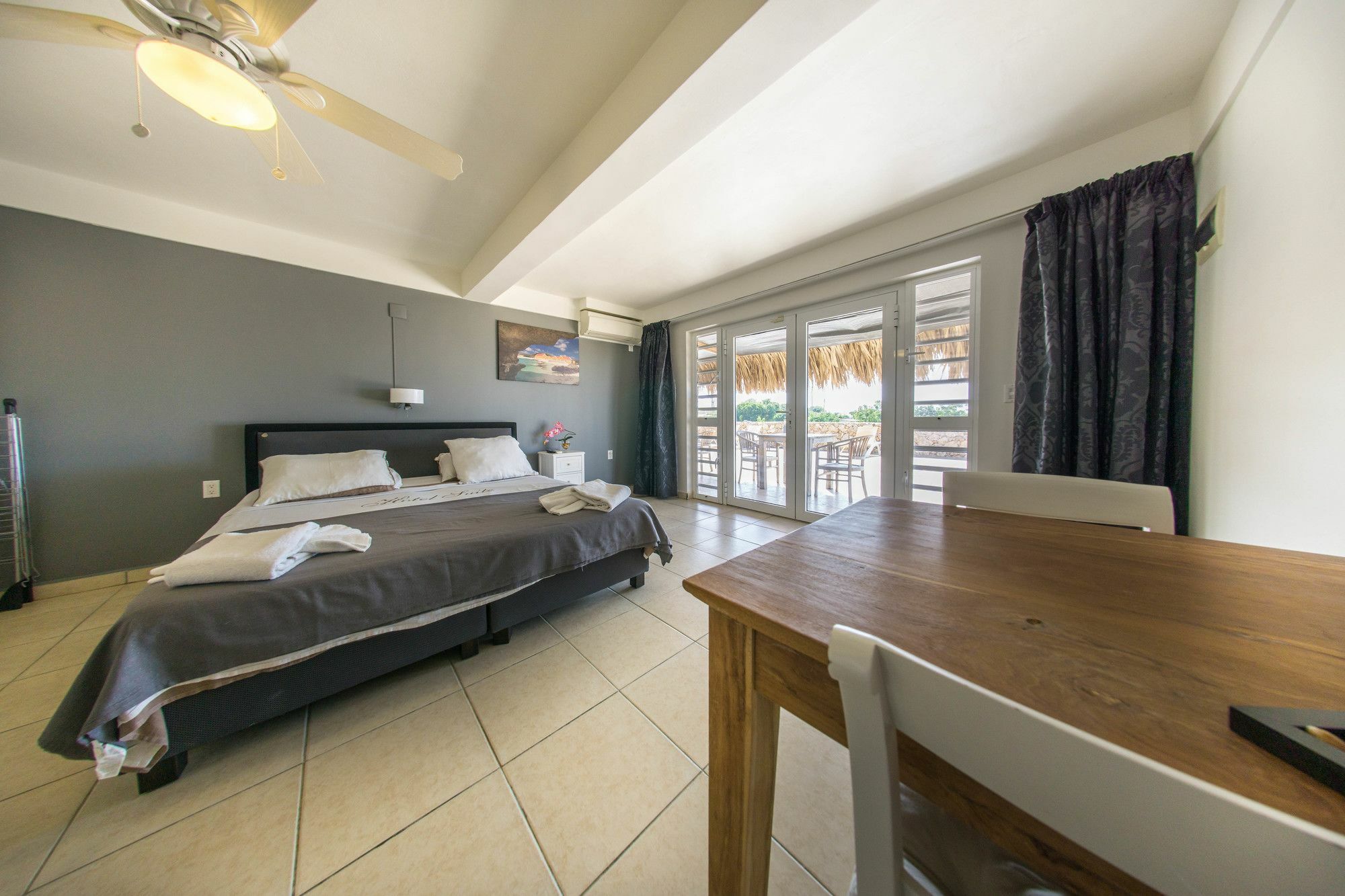 Hillside Resort Bonaire คราเลนไดค์ ภายนอก รูปภาพ