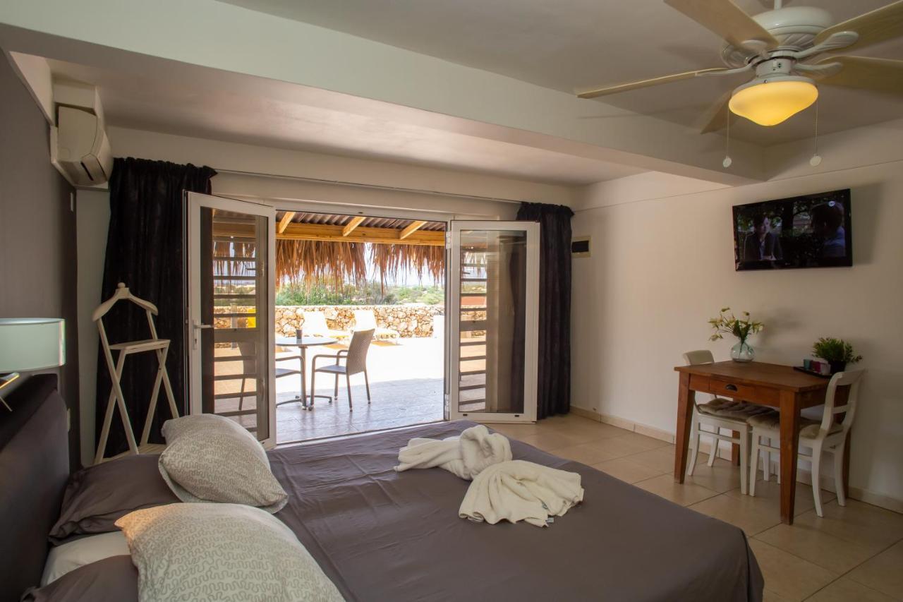 Hillside Resort Bonaire คราเลนไดค์ ภายนอก รูปภาพ